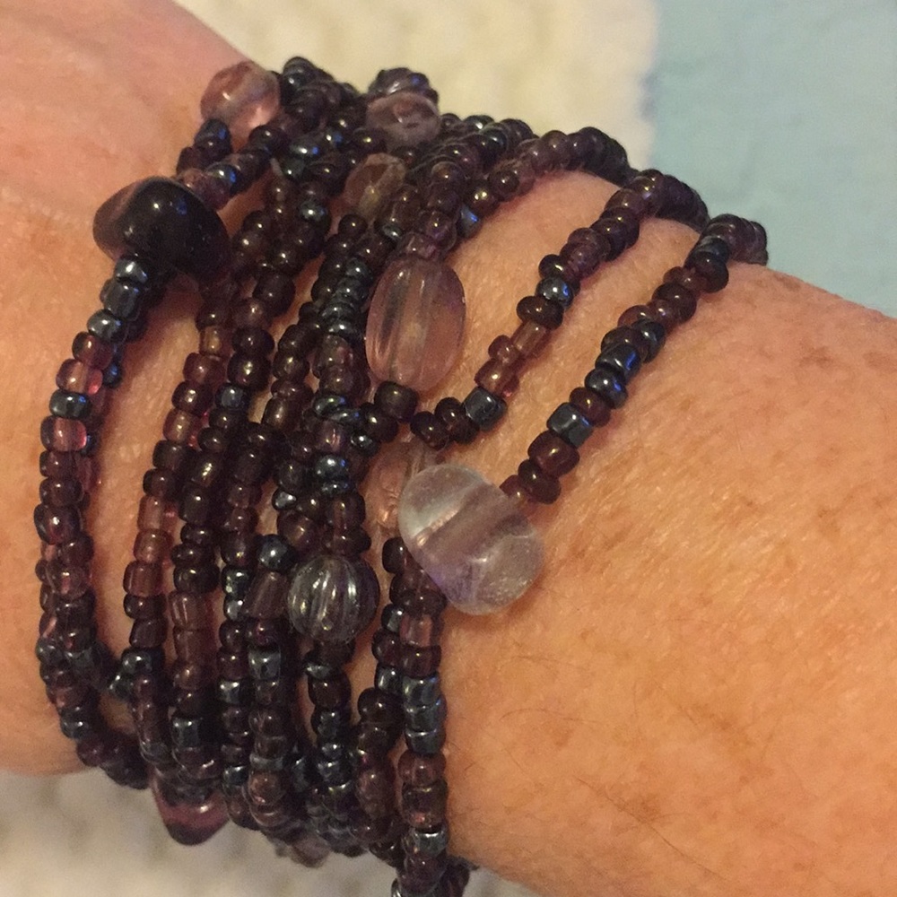 Multi strand stretch bracelet